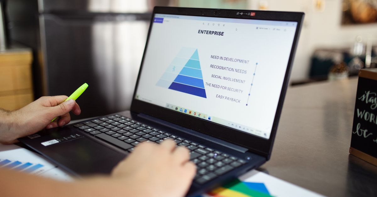 Marketing KPIs Small Businesses Can Actually Use editorial image for Easy KPIs.